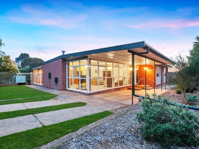 1 Gill Street, Para Hills SA 5096