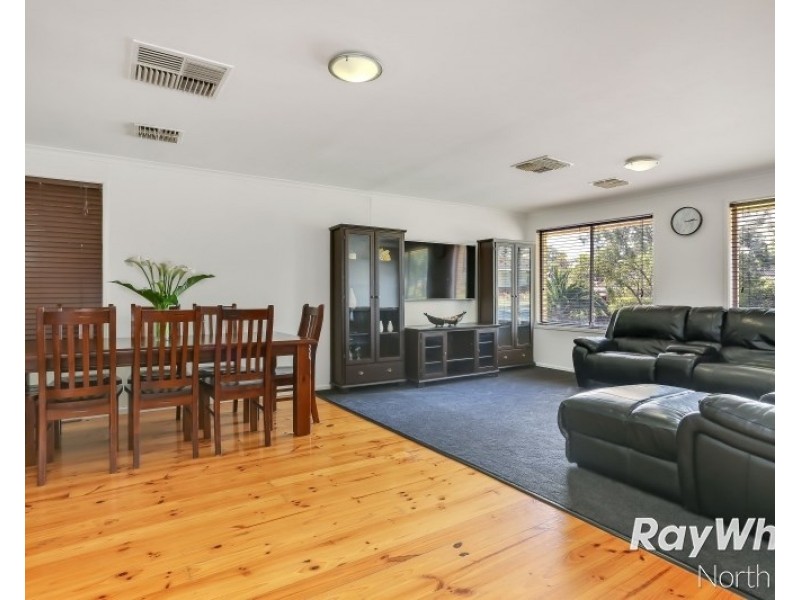 17 Kildonan Avenue, Para Vista SA 5093