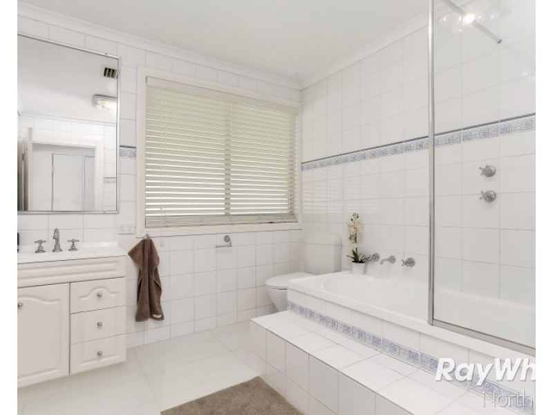 17 Kildonan Avenue, Para Vista SA 5093