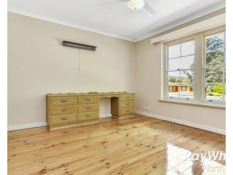 16 Buckley Crescent, Fairview Park SA 5126