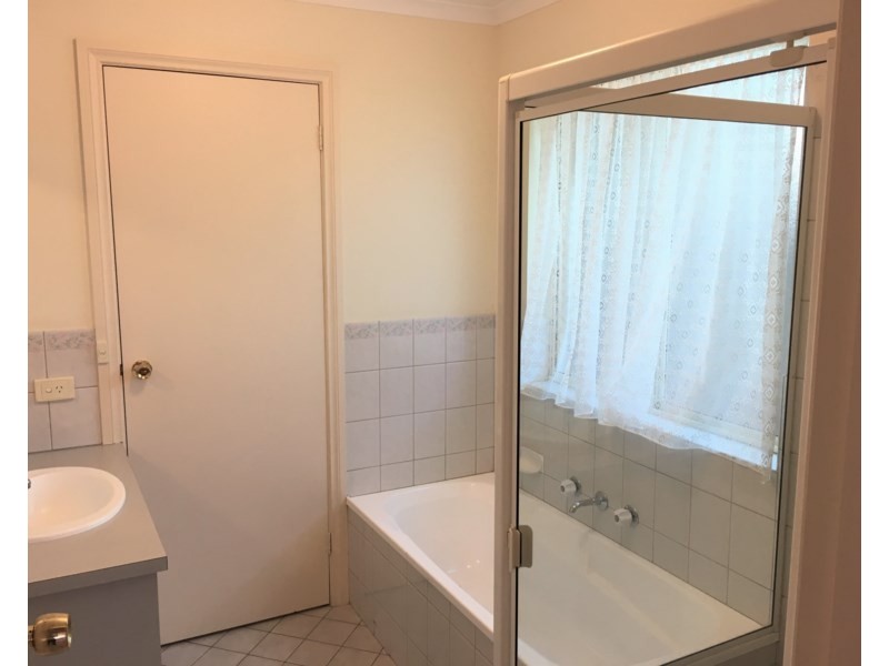 8 Dempster Court, Greenwith SA 5125