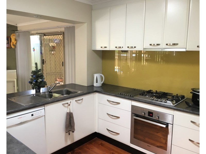 18 Warren Road, Para Vista SA 5093