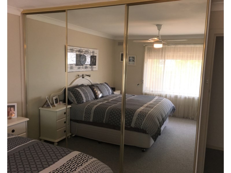 18 Warren Road, Para Vista SA 5093