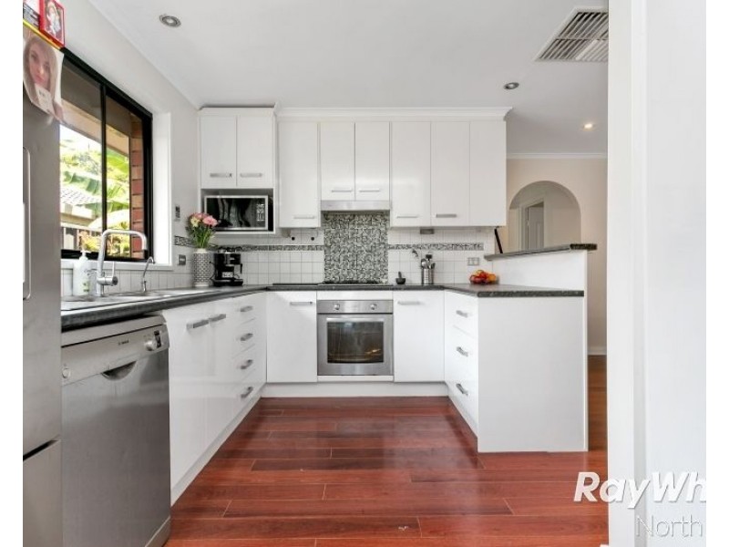 18 Taranaki Court, Greenwith SA 5125