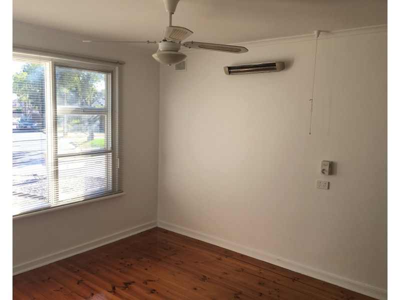 9 Coorong Crescent, Para Hills West SA 5096