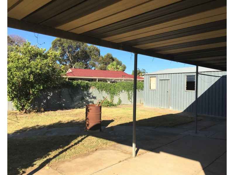 9 Coorong Crescent, Para Hills West SA 5096