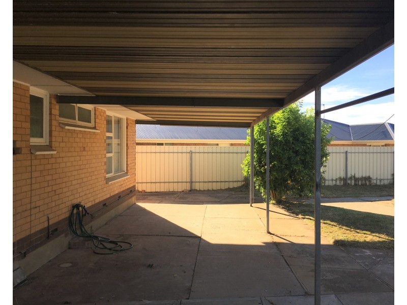 9 Coorong Crescent, Para Hills West SA 5096