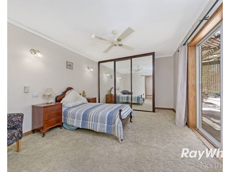 4 Lorraine Avenue, Para Vista SA 5093