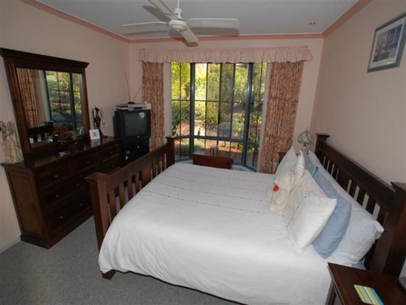 26 Burford Crescent, Redwood Park SA 5097