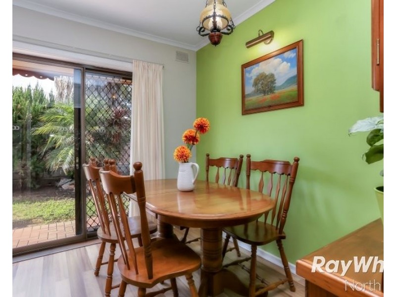 9 Flockhart Avenue, Valley View SA 5093