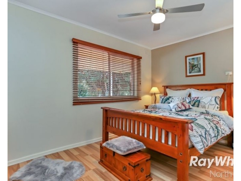 9 Flockhart Avenue, Valley View SA 5093