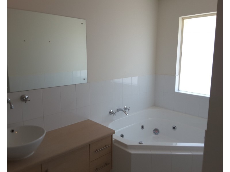 16A The Parkway, Klemzig SA 5087