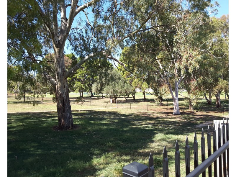 16A The Parkway, Klemzig SA 5087