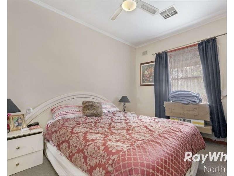 17 Longleat Road, Elizabeth Vale SA 5112