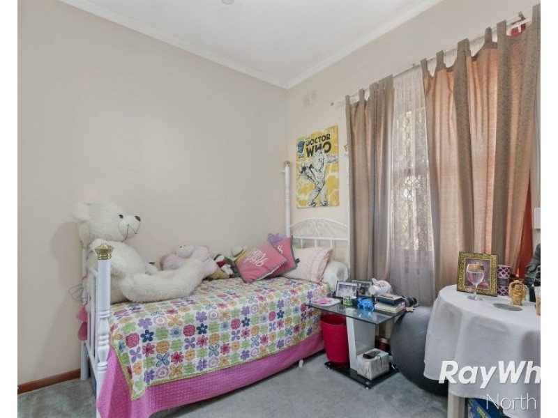 17 Longleat Road, Elizabeth Vale SA 5112