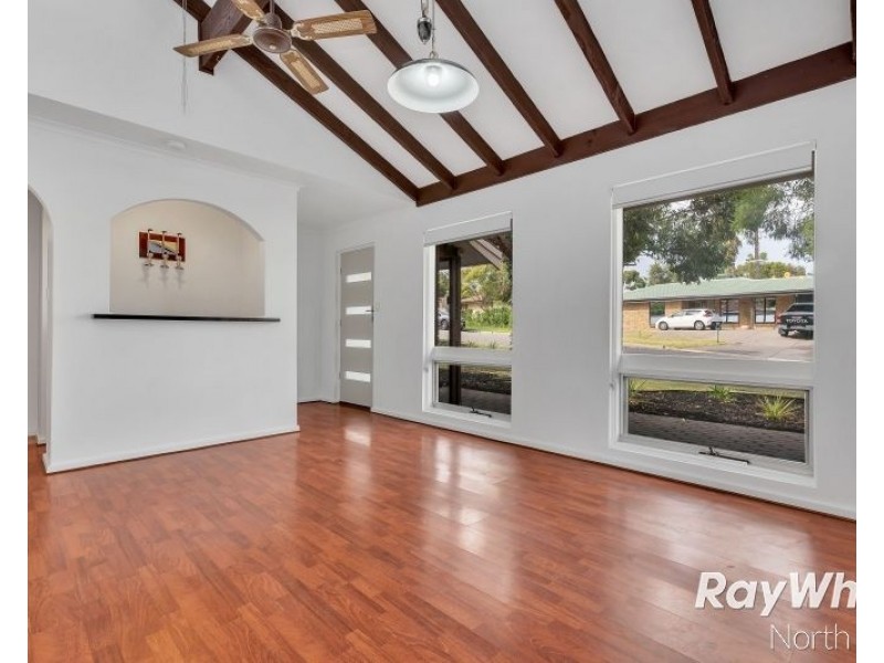 4 Wakefield Crescent, Redwood Park SA 5097