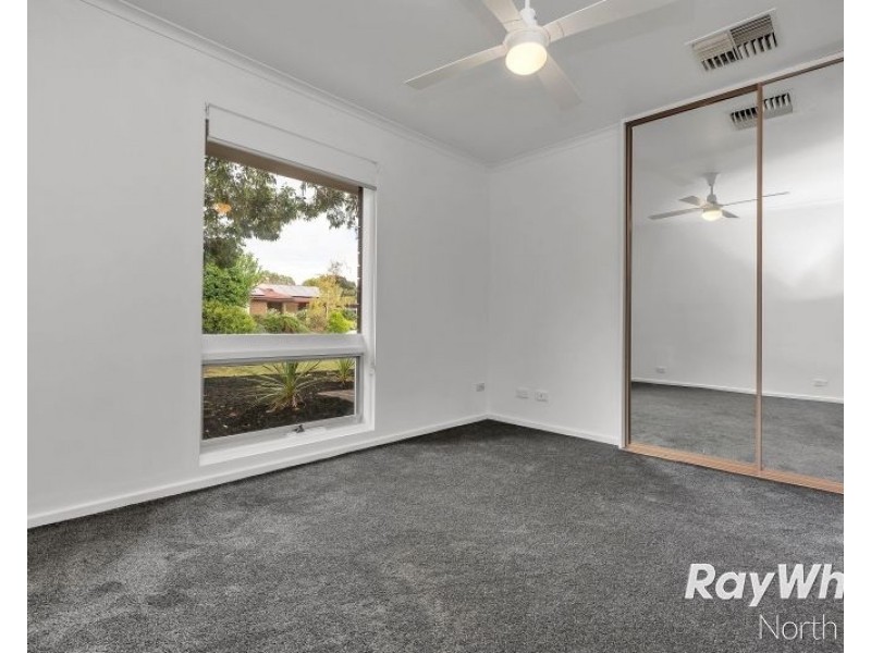 4 Wakefield Crescent, Redwood Park SA 5097