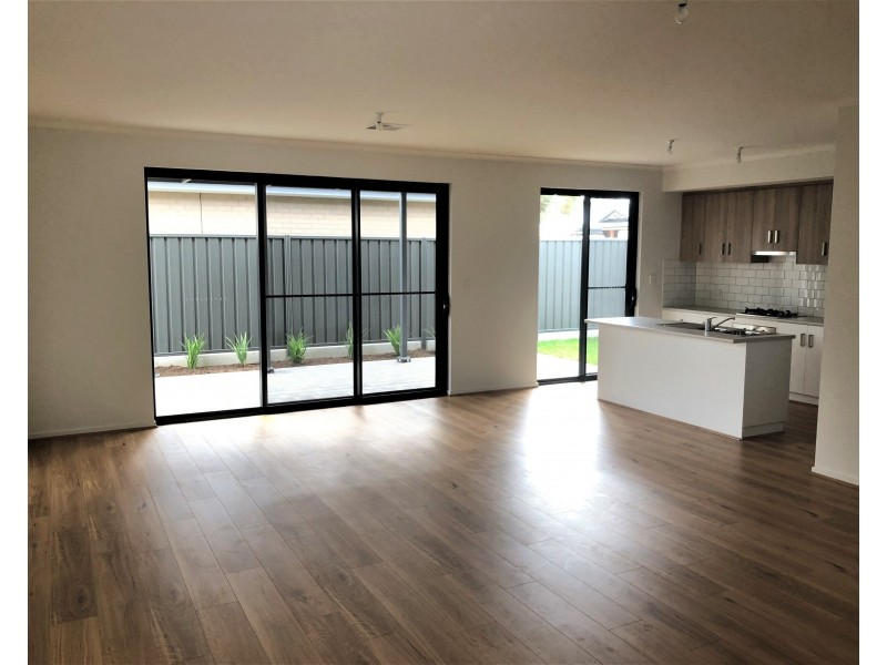 33 The Parade, Holden Hill SA 5088