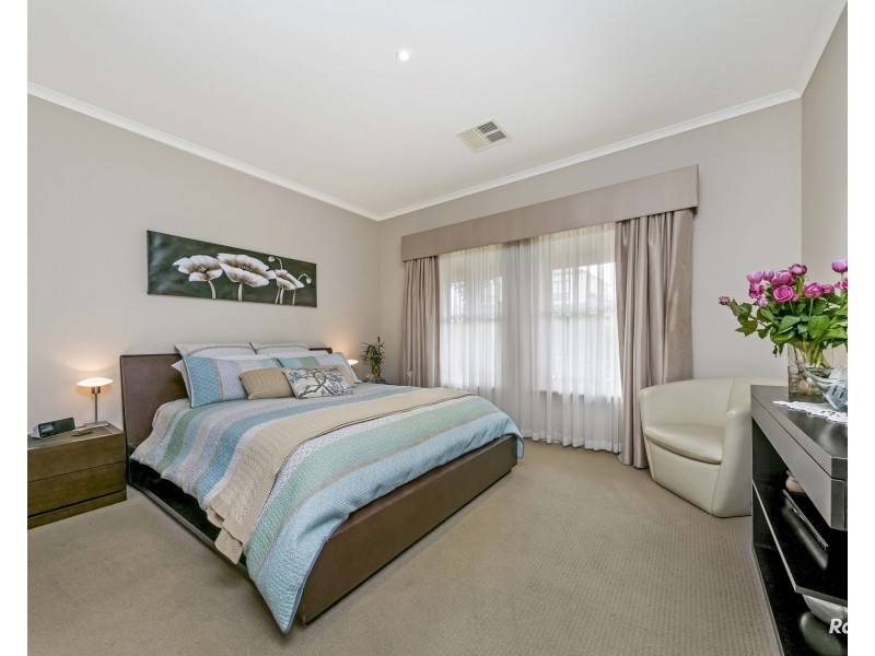 35 Hindmarsh Circuit, Mawson Lakes SA 5095