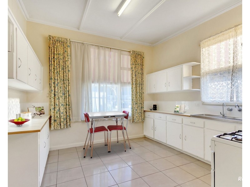 4 Fleet Avenue, Hillcrest SA 5086