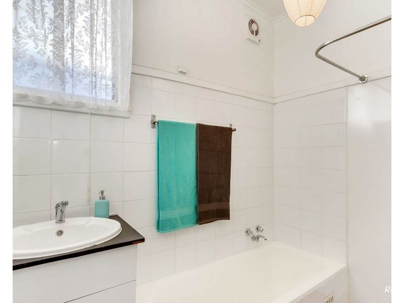 4 Fleet Avenue, Hillcrest SA 5086