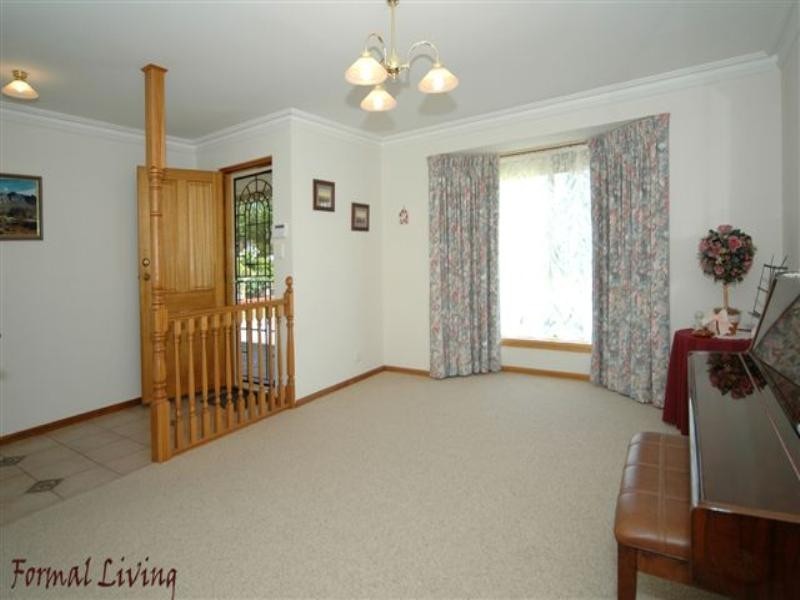 2 Pfitzner Place, Greenwith SA 5125