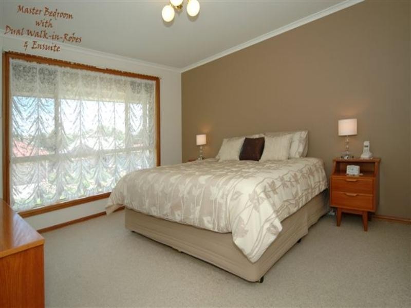 2 Pfitzner Place, Greenwith SA 5125