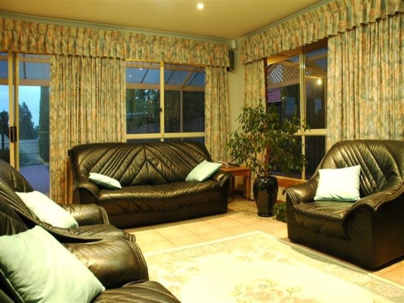 2 Pfitzner Place, Greenwith SA 5125