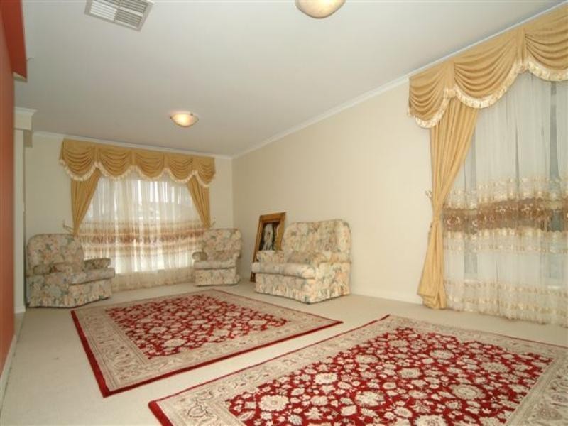 34 Rowe Circuit, Walkley Heights SA 5098