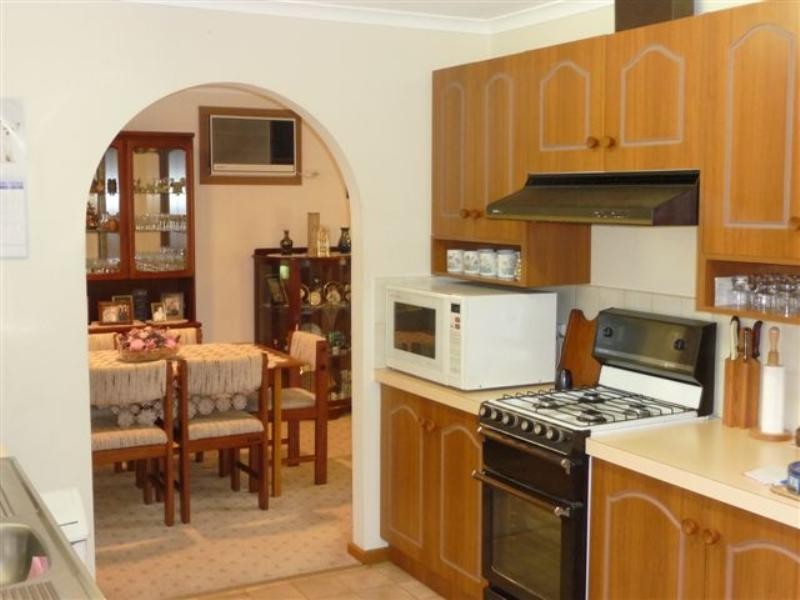 48 Heather Drive, Ridgehaven SA 5097