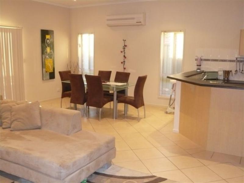 13 Sandpiper Chase, Mawson Lakes SA 5095