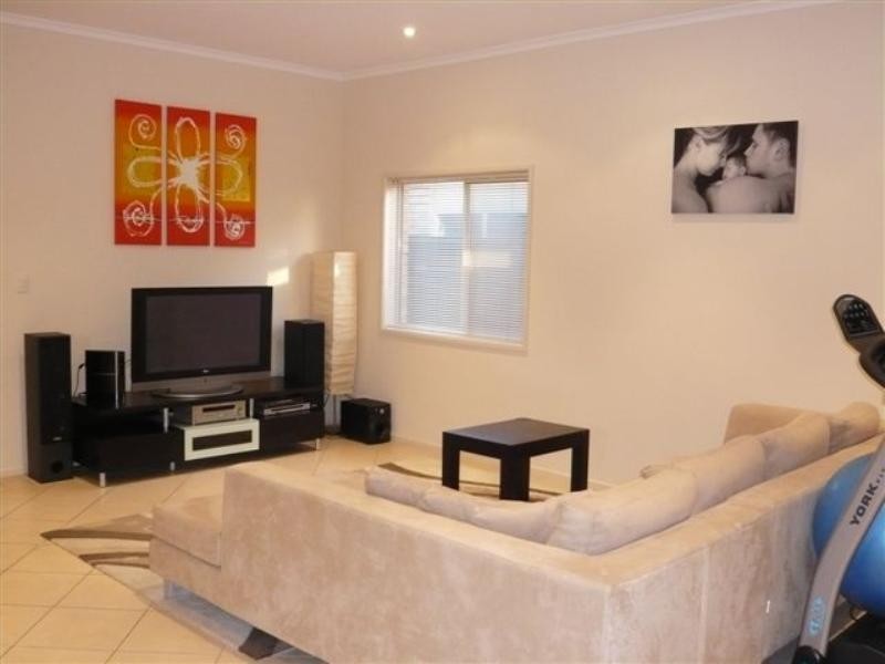 13 Sandpiper Chase, Mawson Lakes SA 5095