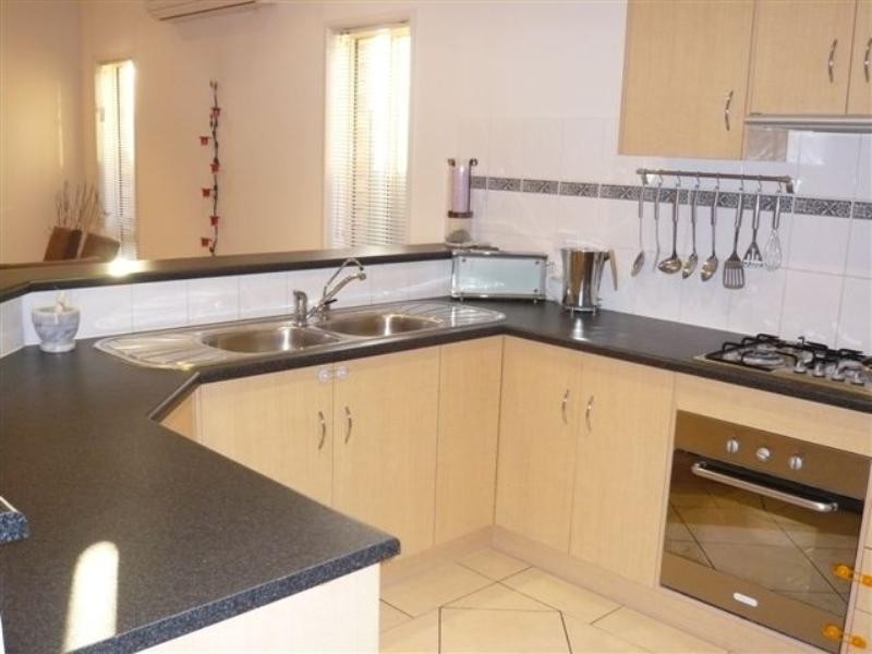 13 Sandpiper Chase, Mawson Lakes SA 5095