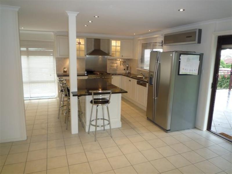 14 Glenarbon Court, Para Hills SA 5096