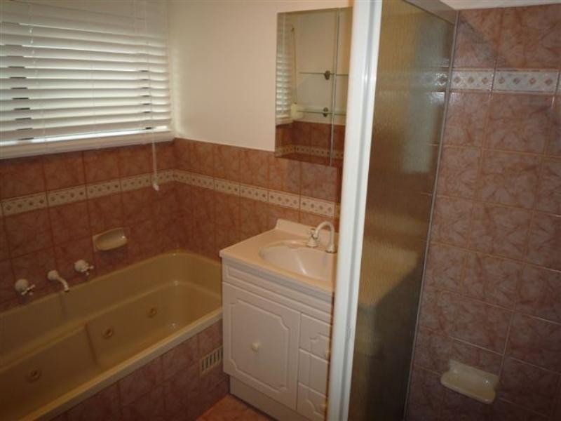 14 Glenarbon Court, Para Hills SA 5096