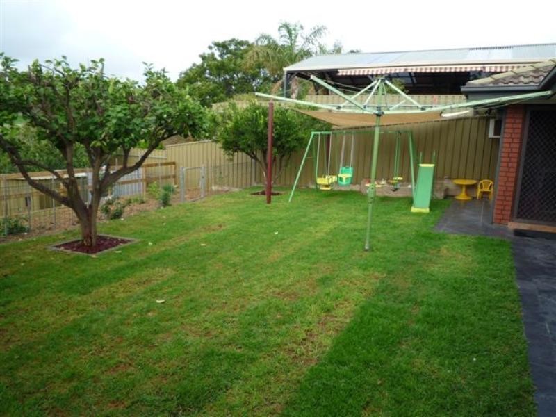 14 Glenarbon Court, Para Hills SA 5096