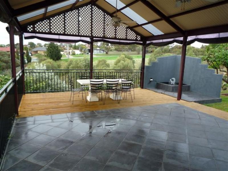 14 Glenarbon Court, Para Hills SA 5096