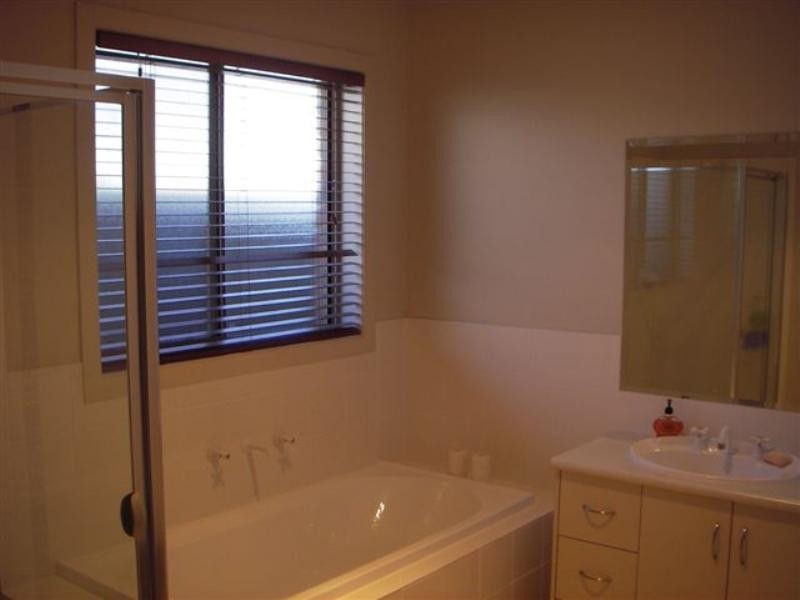 2A Manoora Street, Greenacres SA 5086