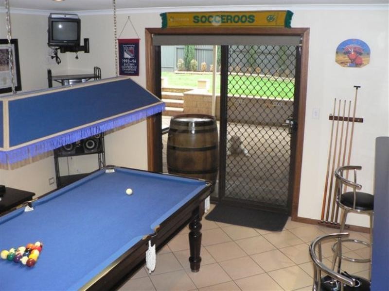 2 Henryk Drive, Hillbank SA 5112