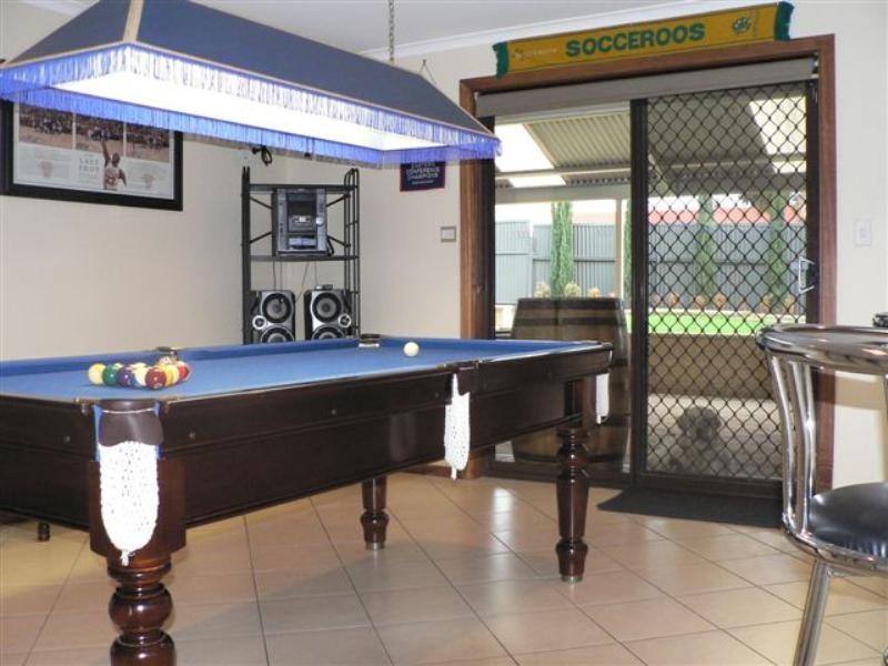 2 Henryk Drive, Hillbank SA 5112