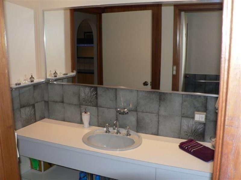 2 Henryk Drive, Hillbank SA 5112