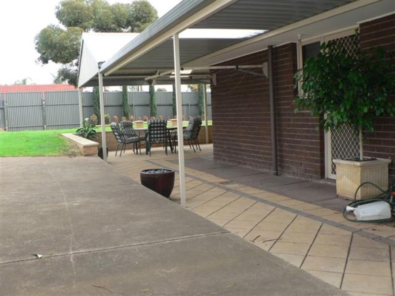 2 Henryk Drive, Hillbank SA 5112