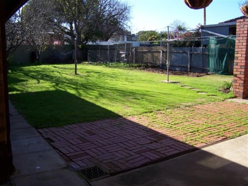4 Harkness Avenue, Modbury SA 5092