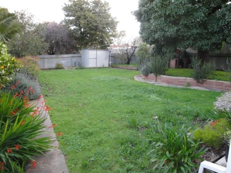 7 Kym Avenue, Valley View SA 5093