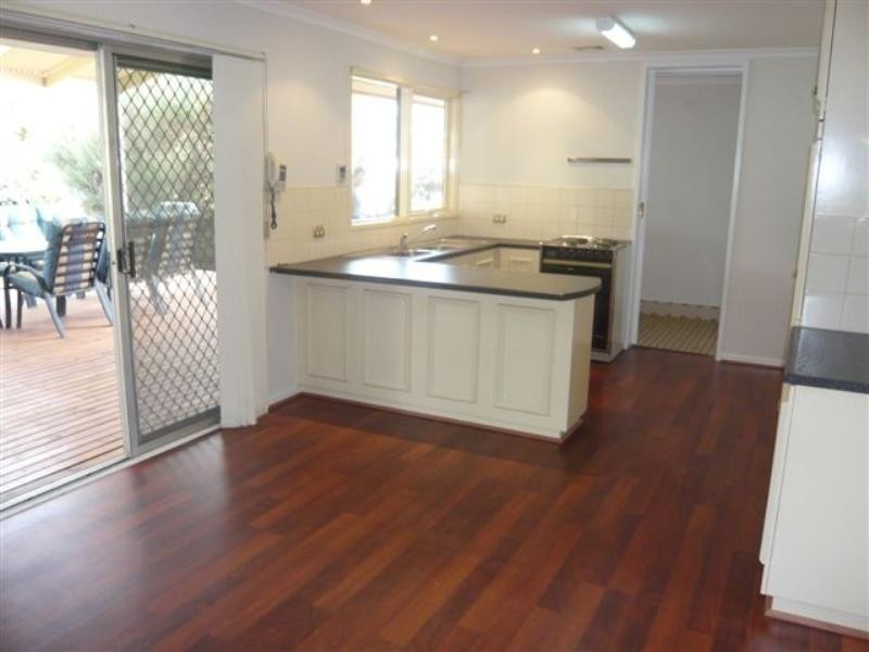 5 Bass Court, Fairview Park SA 5126