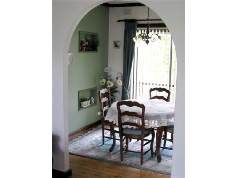 1 Helen Terrace, Valley View SA 5093