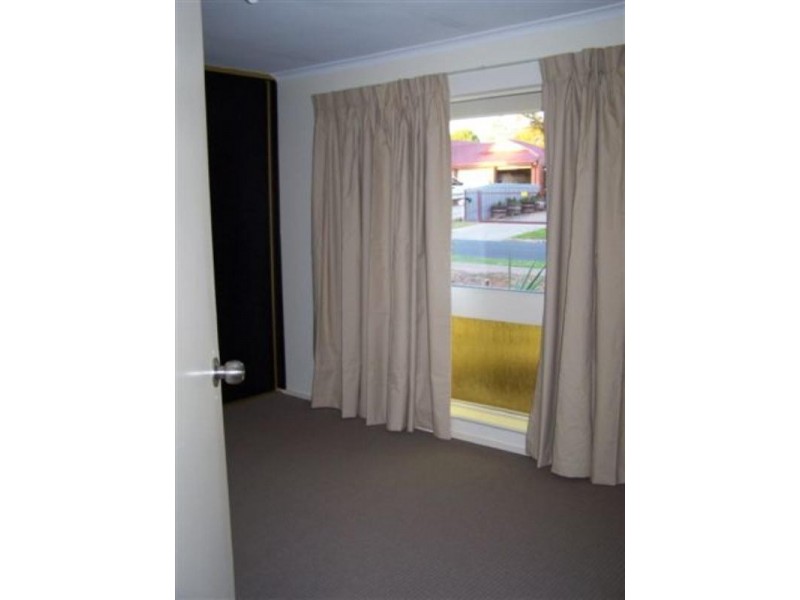 9 Lindsay Avenue, Valley View SA 5093