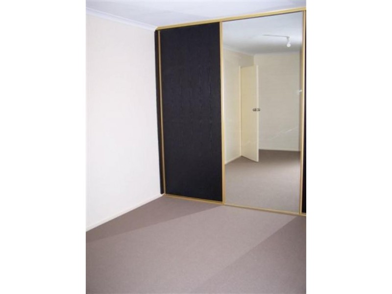 9 Lindsay Avenue, Valley View SA 5093