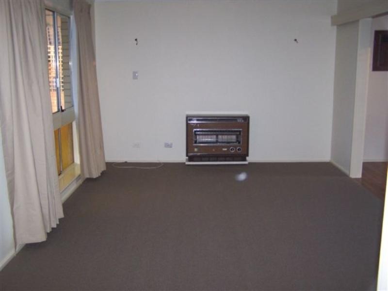 9 Lindsay Avenue, Valley View SA 5093