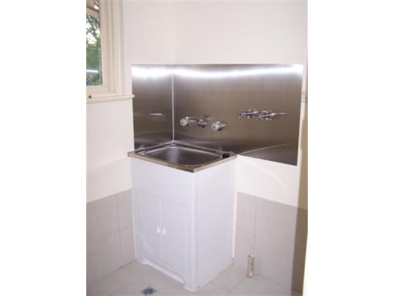 9 Lindsay Avenue, Valley View SA 5093